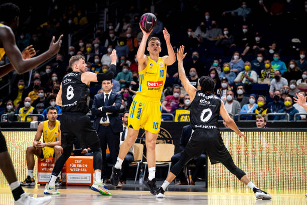 层面上的超 层面上的超